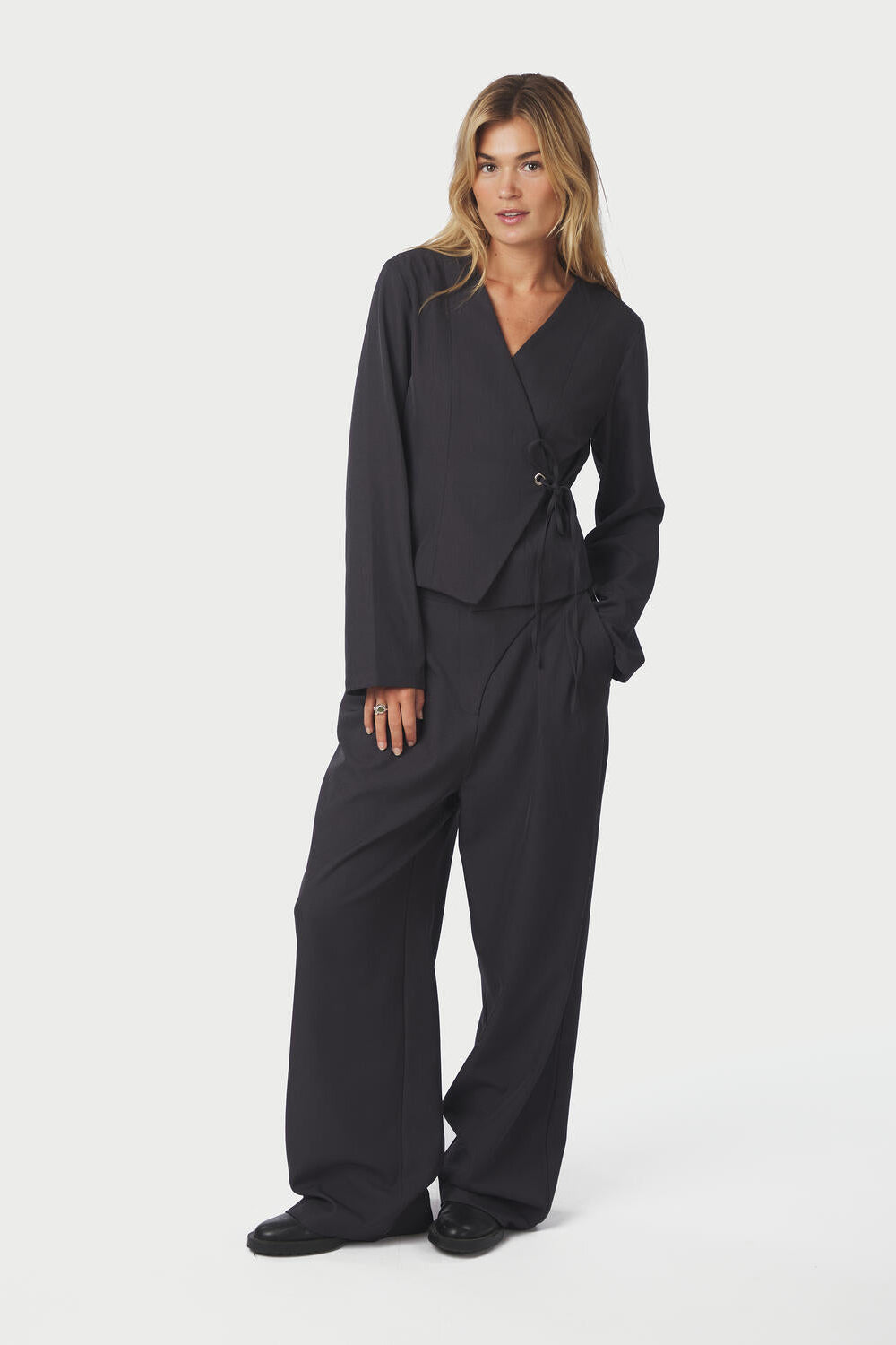 Zalka Eyelet bukser - mørkegrå